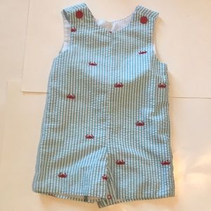 Kelly’s Kids EUC seersucker/ crabs romper size 2T